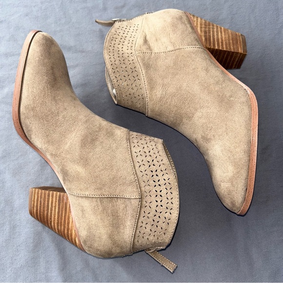 Violet & Red Shoes - Elegant Taupe Ankle Booties